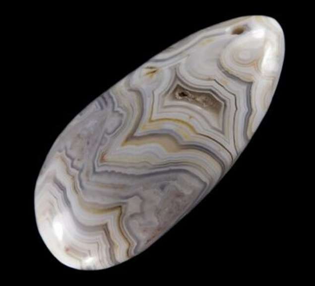 Highly figurative 64.12ct crazy lace Agate