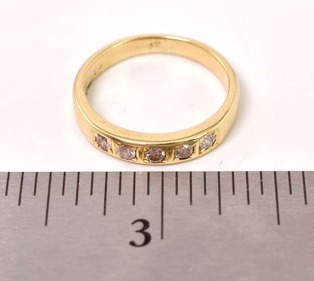 Fantastic Diamond Band Ring in 18K Yellow Gold