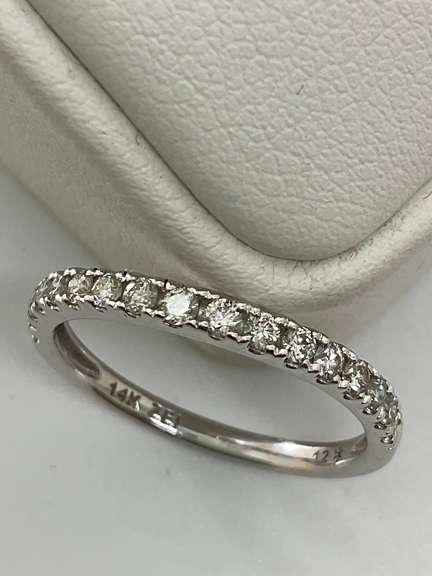 14K WHITE GOLD AND DIAMOND BAND