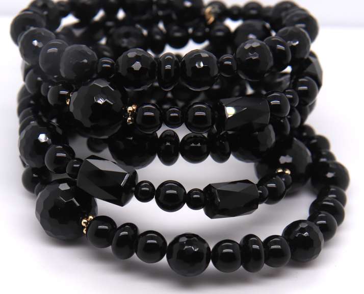 Nice Black Stone and 18kt Yellow Gold Bead Bracelet