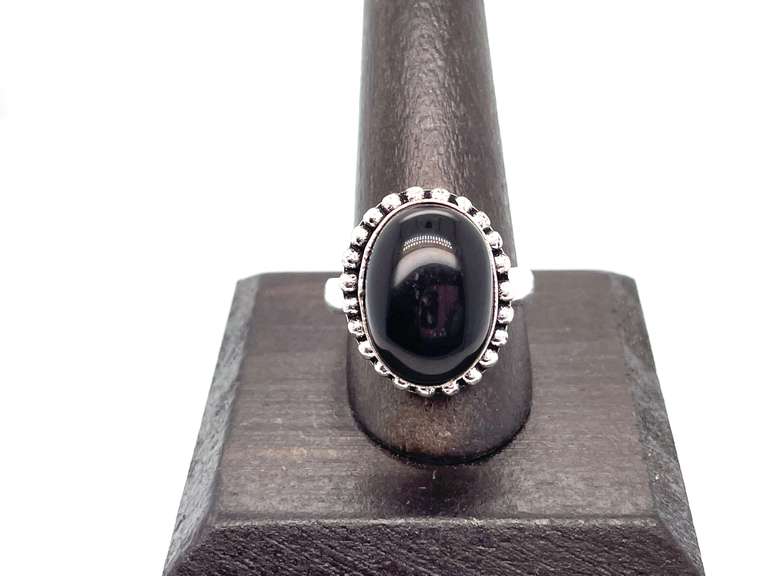 🖤TRICK or TREAT YO' SELF!🖤 Oval Black Onyx Tibetan Silver Beaded Design Ring