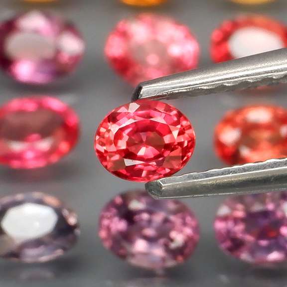 Glittering 20 piece 4.18ct fancy color Sapphire set