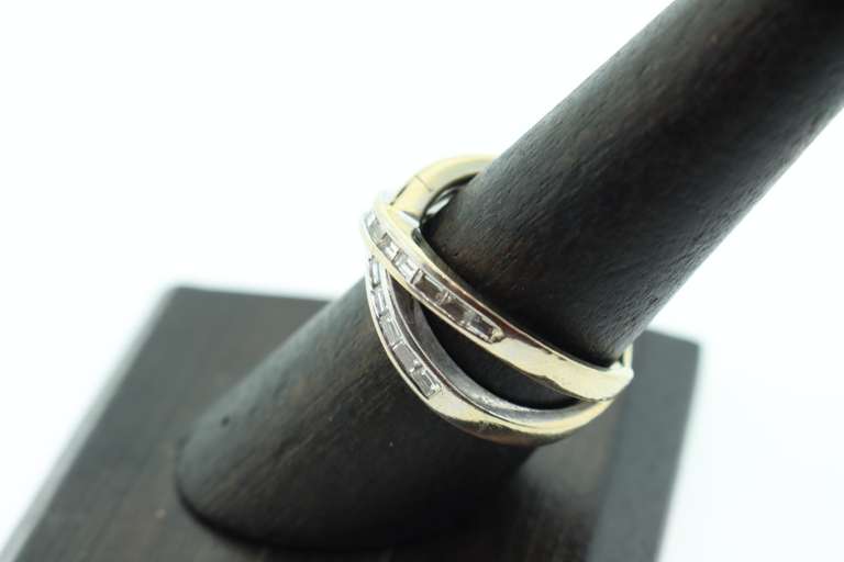 LADIES 18K GOLD AND DIAMOND RING