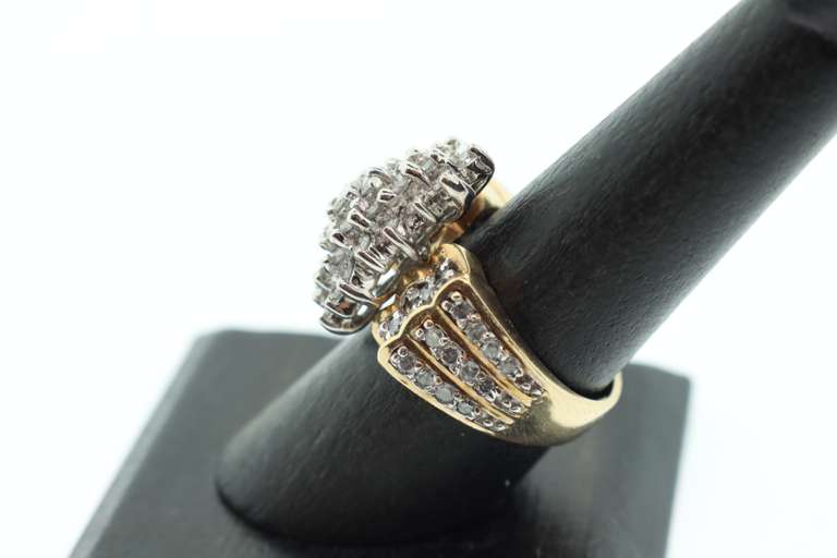 LADIES DIAMOND CLUSTER RING WITH OVER 2.00 CARATS OF DIAMONDS.