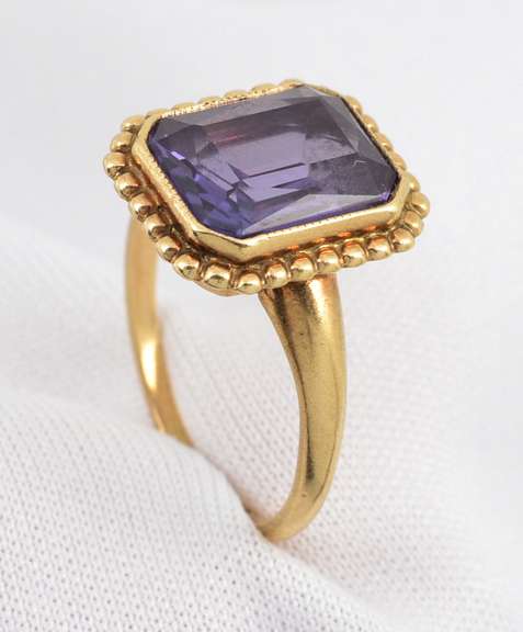Sweet Color Change Sapphire Ring