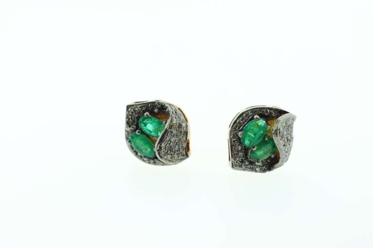 Abstract Emerald Pair Earrings with Gold Plated Silver and Riveting Diamond Wave