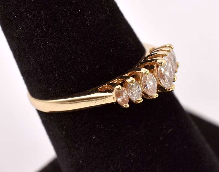 Elegant Anniversary Style Diamond Ring in 14K Yellow Gold