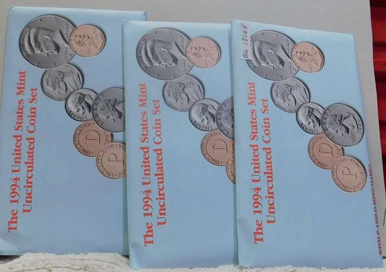 1995 Mint Sets  The US Mint is now charging $25.25 ea for current Mint Sets.