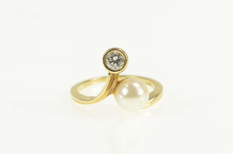 14K Yellow Gold Pearl VS Diamond 1960's Bypass Statement Ring