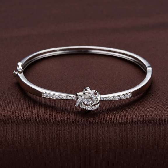 Flower dancing stone Bangle