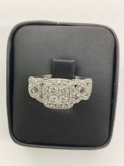CERTIFIED 14K WHITE GOLD AND DIAMOND RING