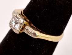 Beautiful Vintage Petite Diamond Ring in 14K White Gold