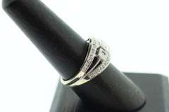 LADIES WHITE GOLD AND DIAMOND RING