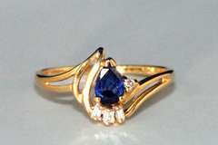 Alluring Sapphire & Diamond Ring in 4k