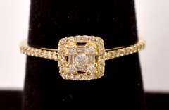 Intricate Diamond Cluster Ring in Yellow Gold