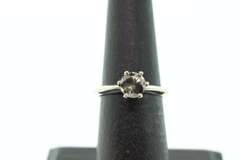 14KT GOLD & 1.00 CARAT DIAMOND SOLITAIRE RING