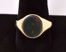 Amazing Men's Bloodstone Ring in Yellow Gold