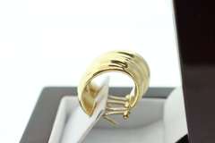 Elegant 18k Gold Earrings