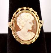 Amazing Cameo Ring in 14K Yellow Gold