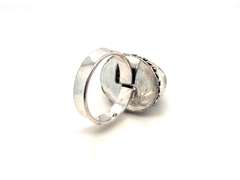 Precious Green Oval Onyx in Tibet Silver Rope Design Ring