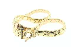 Illustrious Handmade Italian 14k Gold Necklace with Sapphires