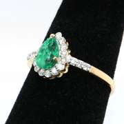 Elegant 14kt Emerald and Diamond Ring