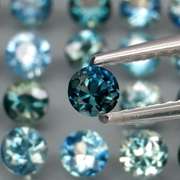 Natural 4.34ct blue Sapphire set with multiple hues