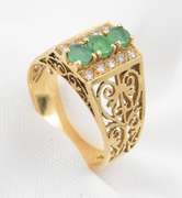 Sweet Emerald & Diamond Filigree Ring