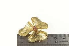 14K Yellow Gold 1940's Ornate Ruby Engraved Flower Pin/Brooch