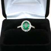 Elegant Emerald and Diamond 14kt Ring