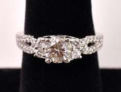 Delightful Approx. 0.76CTS Diamond Ring in 18K White Gold