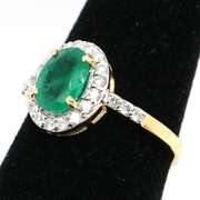 Elegant Emerald and Diamond 14kt Ring