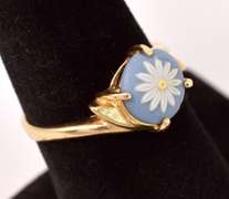 Lovely Wedgwood Style Ring in 14K Yellow Gold
