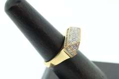 LADIES 14K GOLD AND DIAMOND PYRAMIDE RING