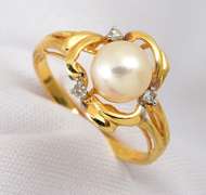 Nicely Designed Pearl Ring