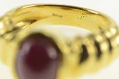 18K Yellow Gold 4.10 Ct Natural Ruby Cabochon Scalloped Ring
