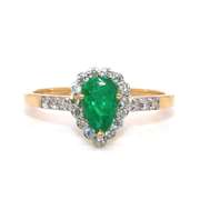 Elegant 14kt Emerald and Diamond Ring