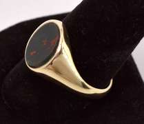 Amazing Men's Bloodstone Ring in Yellow Gold