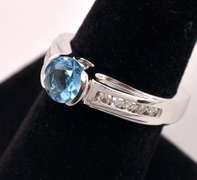 Gorgeous Approx. 1.00CTS Topaz and Diamond Ring in 14K White Gold