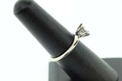14KT GOLD & 1.00 CARAT DIAMOND SOLITAIRE RING