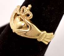 Stunning Claddagh Ring in 14K Yellow Gold