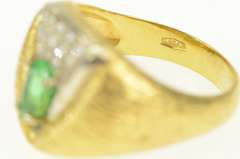 18K Yellow Gold 1950's 0.87 Ctw Pear Emerald Pave Textured Ring