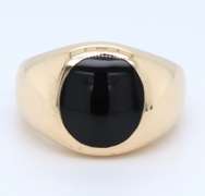 Attractive Yellow Gold Black Onyx Gent's Ring
