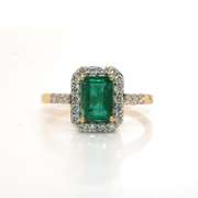 Regal Emerald and Diamond 14kt Ring
