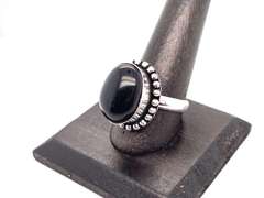 🖤TRICK or TREAT YO' SELF!🖤 Oval Black Onyx Tibetan Silver Beaded Design Ring