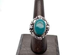 Precious Green Oval Onyx in Tibet Silver Floral Energy Ring Design