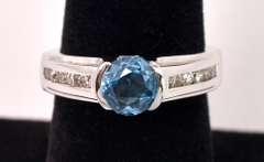 Gorgeous Approx. 1.00CTS Topaz and Diamond Ring in 14K White Gold