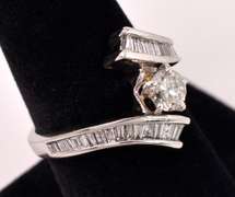 Ravishing Diamond Swirl Ring in 14K White Gold