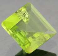 Great 1.64ct princess cut apple green Peridot
