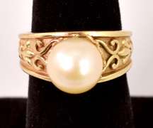 Gorgeous Ornate Pearl Ring in 14K Yellow Gold